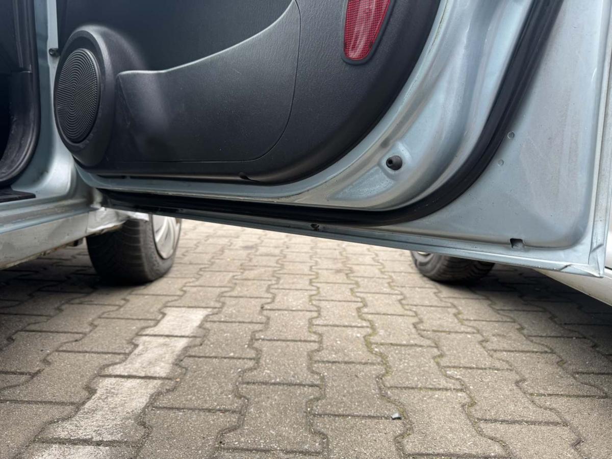 Hyundai Matrix original T&uuml;r vorn rechts VS Celadon Blue Rohbau Bj.2009